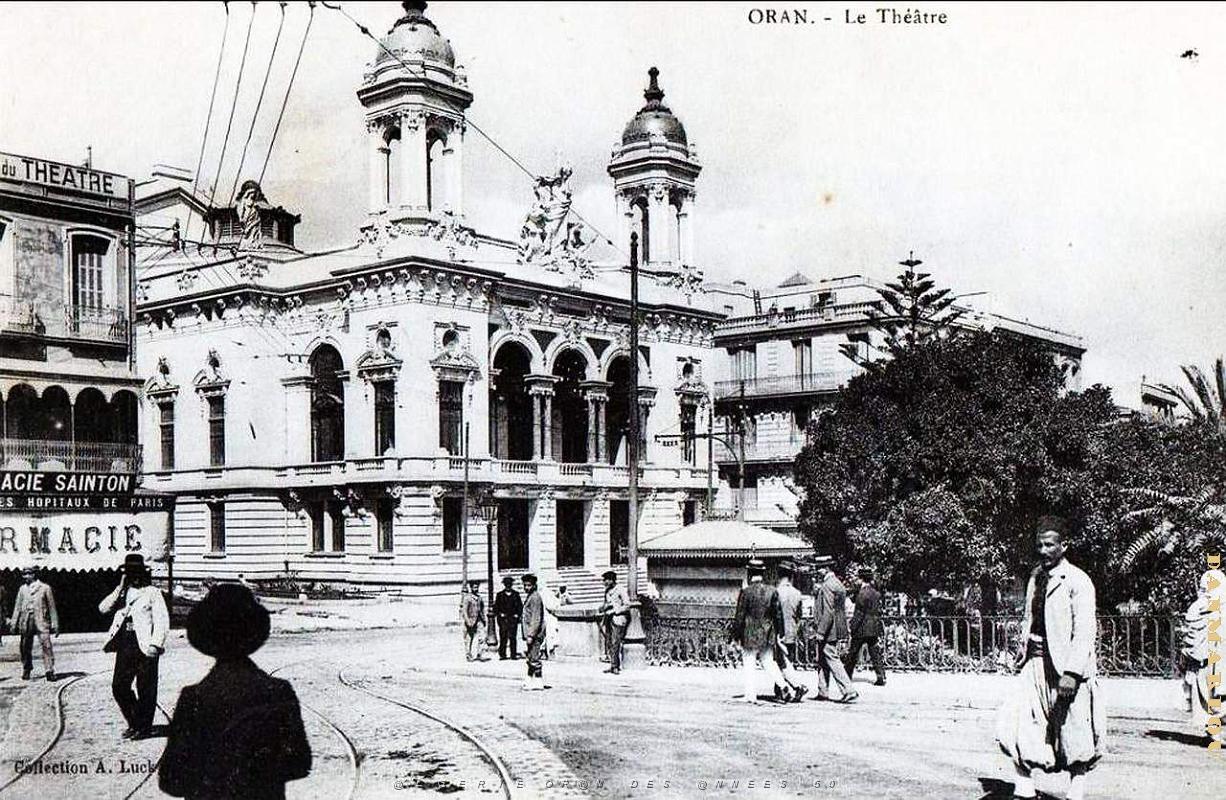 PA i- 44- Place d'armes animee.jpg